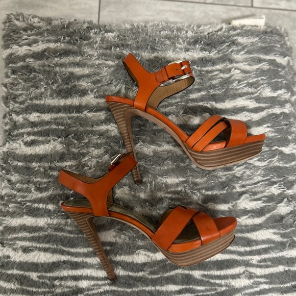 Coach heels leather size 7.5 papaya color open toe - Picture 4 of 13